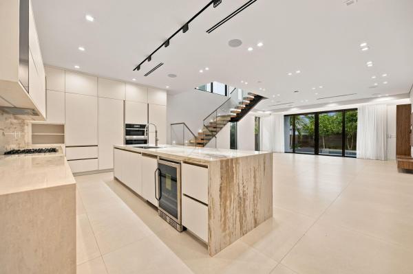 1015 NE 3rd St #A-B, Fort Lauderdale, Florida 33301, image 1