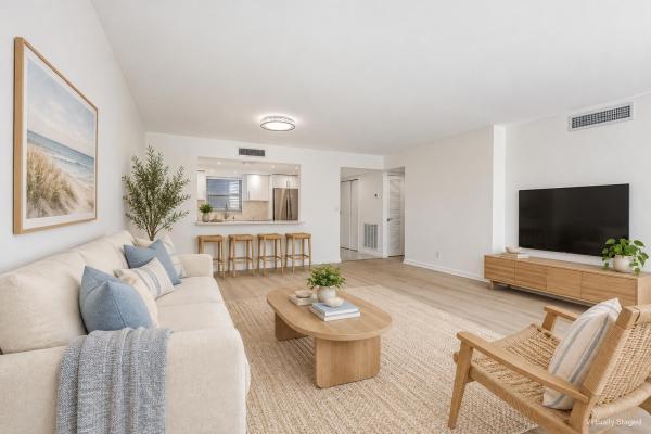 Hawthorne East, 711 N Birch Rd #204, Fort Lauderdale, Florida 33304, image 1