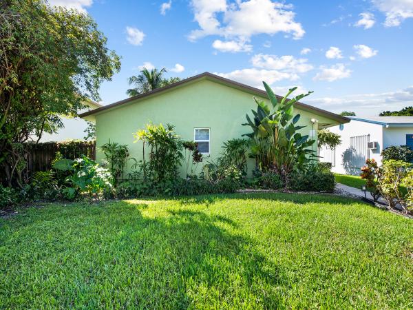 Croissant Park, 304 SW 16th Ct #1-3, Fort Lauderdale, Florida 33315, image 1