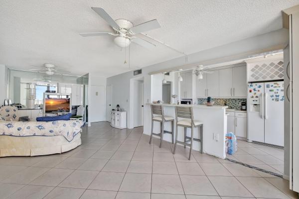Crystal Tower, 322 Buchanan St #1411, Hollywood, Florida 33019, image 1