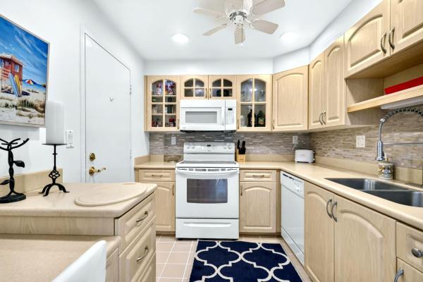 Royal Saxon, 2840 S Ocean Blvd #3070, Palm Beach, Florida 33480, image 1