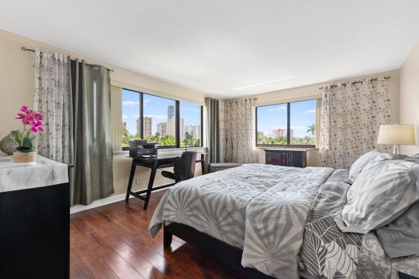 The Yacht Club, 301 Golden Isles Dr #401, Hallandale Beach, Florida 33009, image 1