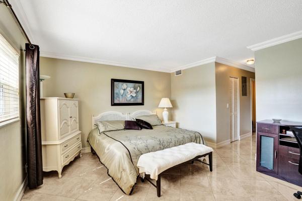 Meadowbrook Lakes, 202 SE 10th St #203, Dania Beach, Florida 33004, image 1