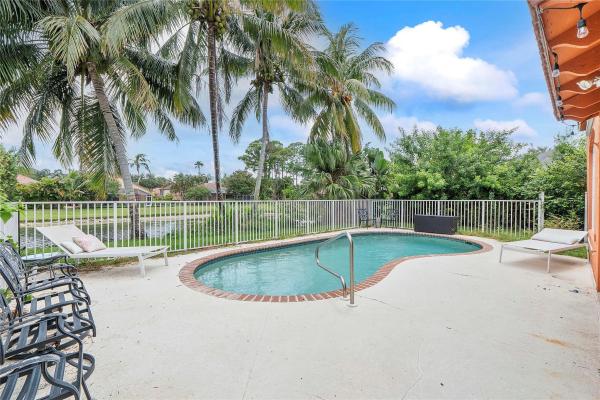 Dorado At Woodbine, 4020 Dorado Dr, Riviera Beach, Florida 33418, image 1