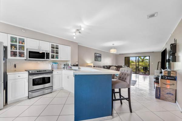 Le Club At Cypress Bend, 2205 S Cypress Bend Dr #302, Pompano Beach, Florida 33069, image 1