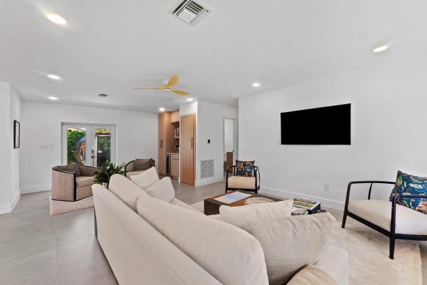 Maddock, 375 Linda Ln, West Palm Beach, Florida 33405, image 1