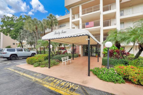 Palm-Aire Country Club 3, 3051 S Palm Aire Dr #308, Pompano Beach, Florida 33069, image 1