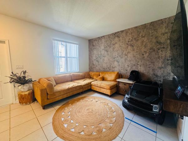 12383 NW 23rd Ct, Unincorporated Dade County, Florida 33167, image 1