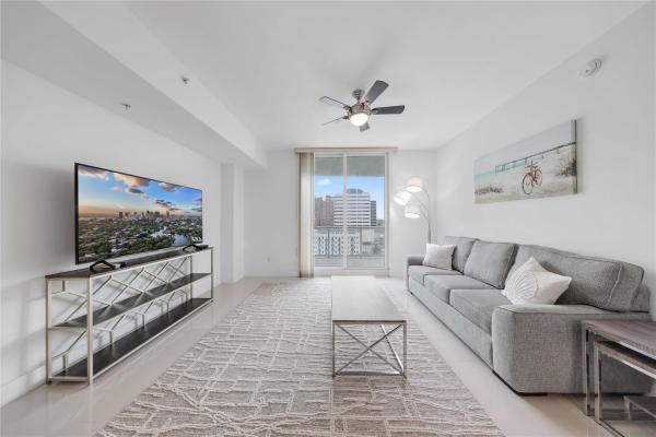 Strada 315, 315 NE 3rd Ave #1404, Fort Lauderdale, Florida 33301, image 1