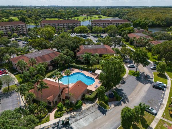 Applewood Village 2, 2768 Carambola Cir S #302, Coconut Creek, Florida 33066, image 1