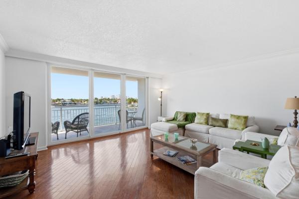 Bayshore Towers, 511 Bayshore Dr #410, Fort Lauderdale, Florida 33304, image 1