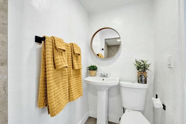 Northwood Hills, 3910 Greenwood Ave, West Palm Beach, Florida 33407, image 1