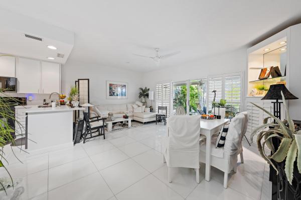Tequesta Oaks, 79 Tall Oaks Cir, Tequesta, Florida 33469, image 1