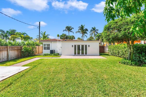 Southland Park, 135 Edgewood Dr, West Palm Beach, Florida 33405, image 1