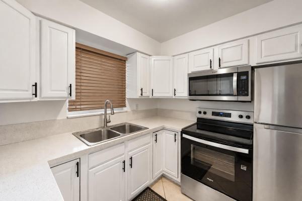 Pine Crest, 612 NE 11th Ave #1-2, Pompano Beach, Florida 33060, image 1