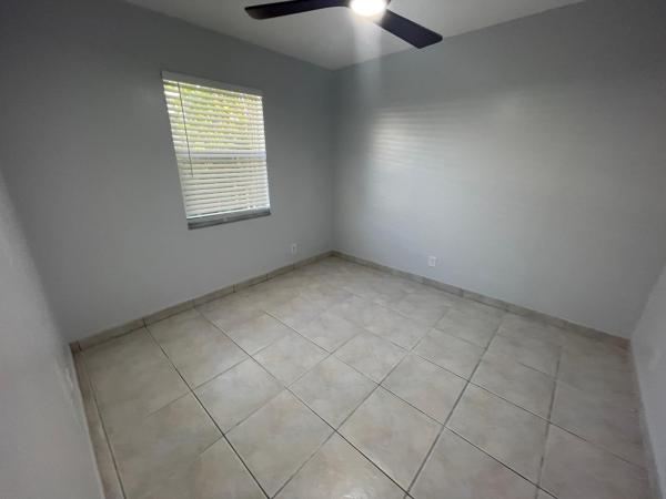 Central Oakland Park, 1022 NE 39th St #2, Oakland Park, Florida 33334, image 1