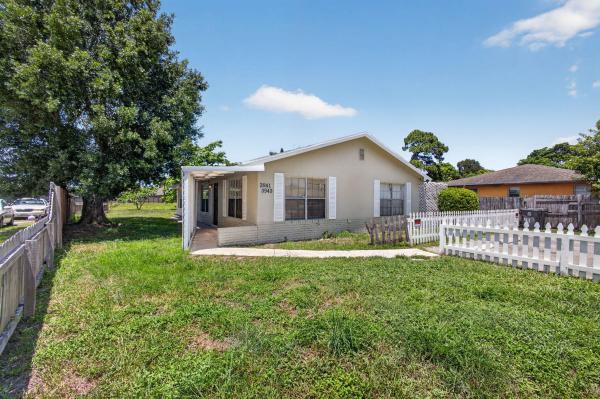 3941 W Roan Ct W, West Palm Beach, Florida 33403, image 1