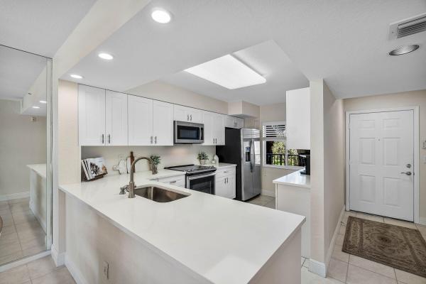 12540 Majesty Cir #301, Boynton Beach, Florida 33437, image 1