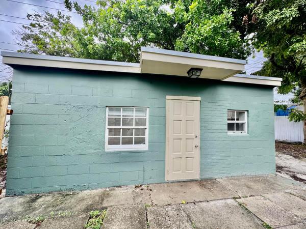 Lake Worth Town, 1017 N H St, Lake Worth Beach, Florida 33460, image 1