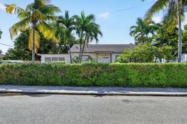 Lake Worth Town, 202 S A St #A, Lake Worth Beach, Florida 33460, image 1