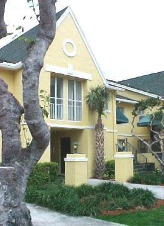 Breezes At Palm-Aire, 2823 N Course Dr #201, Pompano Beach, Florida 33069, image 1