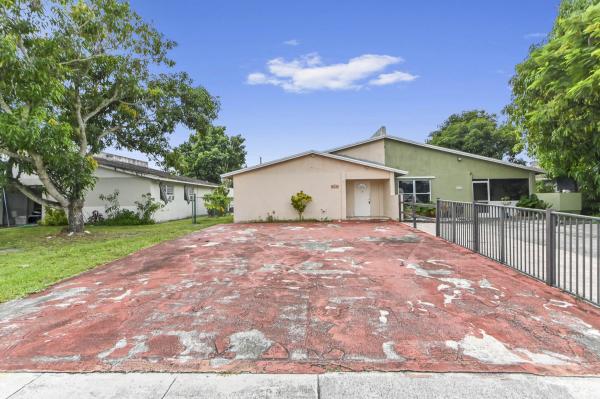 Forest Hill Village, 5918 S Rue Rd, West Palm Beach, Florida 33415, image 1