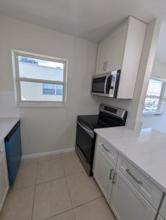Gardens At Lighthouse Point, 2120 NE 42nd Ct #5, Lighthouse Point, Florida 33064, image 1