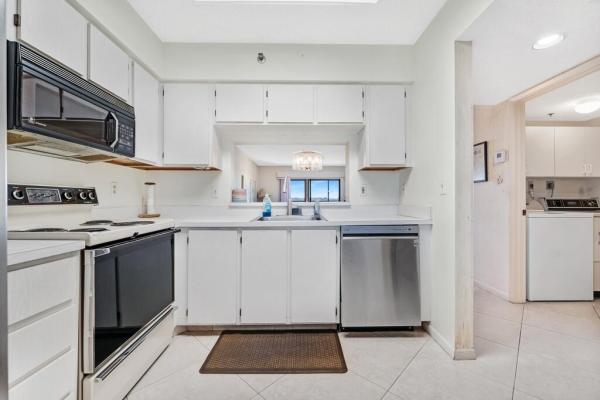 Huntington Lakes 5, 7260 Kinghurst Dr #502, Delray Beach, Florida 33446, image 1