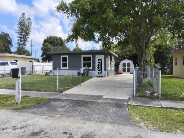 Collier City, 2502 NW 7th St, Pompano Beach, Florida 33069, image 1