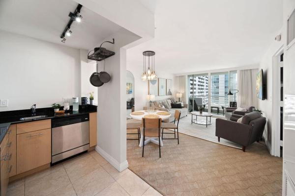 Gallery One, 2670 E Sunrise Blvd #907, Fort Lauderdale, Florida 33304, image 1