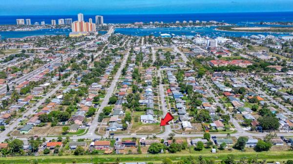 Park Manor, 398 W 23rd St, Riviera Beach, Florida 33404, image 1