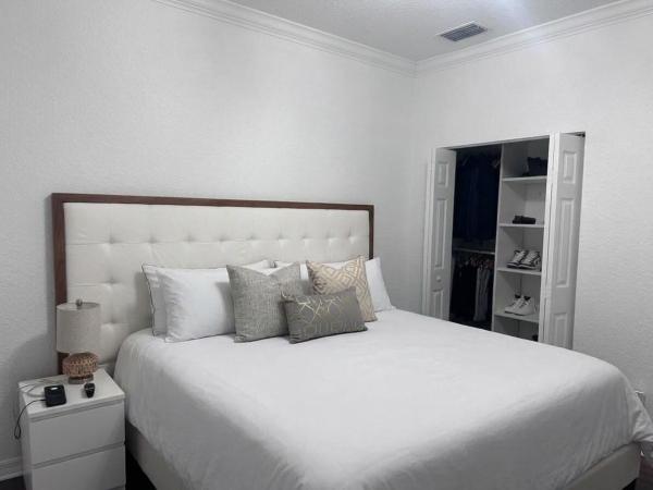 Fairfield Gardens, 997 NW 18th Ave, Boca Raton, Florida 33486, image 1