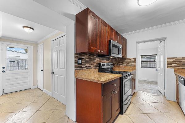 Collier Manor, 3080 NE 12th Ave, Pompano Beach, Florida 33064, image 1