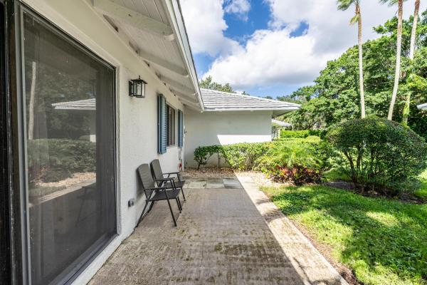 Club Cottages, 828 Club Dr, Palm Beach Gardens, Florida 33418, image 1