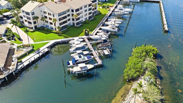 514 Oak Harbour Dr, Juno Beach, Florida 33408, image 1