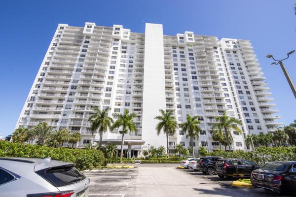 Admirals Port West, 2801 NE 183rd St #2104W, Aventura, Florida 33160, image 1