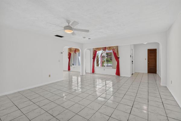 Pembroke Lakes, 1960 NW 107th Ave, Pembroke Pines, Florida 33026, image 1