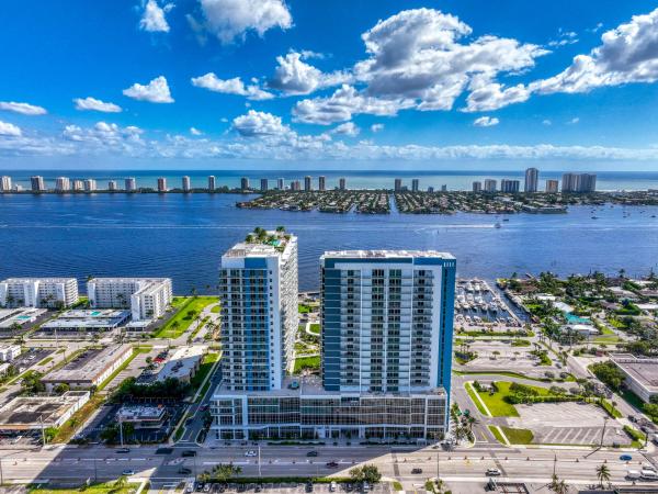 220 Lake Shore Dr DRIVE #1207, West Palm Beach, Florida 33403, image 1