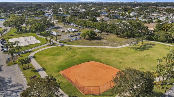 Country Club, 425 Marlin Rd, North Palm Beach, Florida 33408, image 1