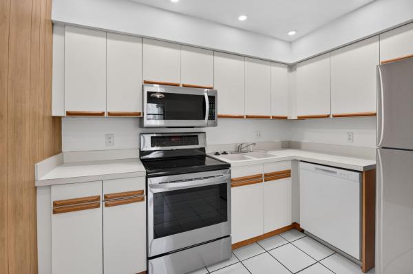 Seacrest Estates, 161 SE 28th Ave, Boynton Beach, Florida 33435, image 1