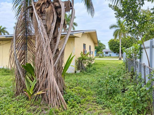 Carol City, 3830 NW 175th St, Miami Gardens, Florida 33055, image 1