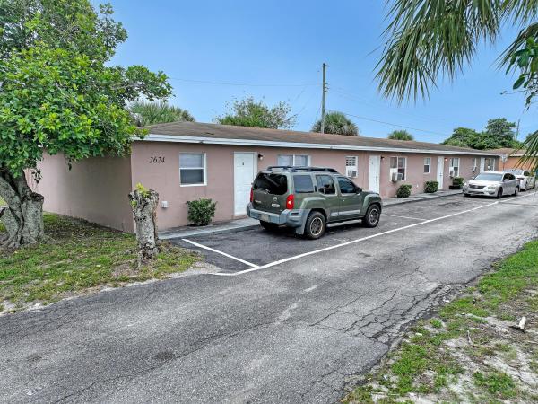 Acrehome Park, 2624 Avenue S #M, Riviera Beach, Florida 33404, image 1