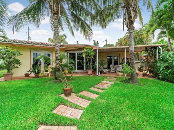 Edgewater Estates, 2318 NE 15th Ave, Wilton Manors, Florida 33305, image 2