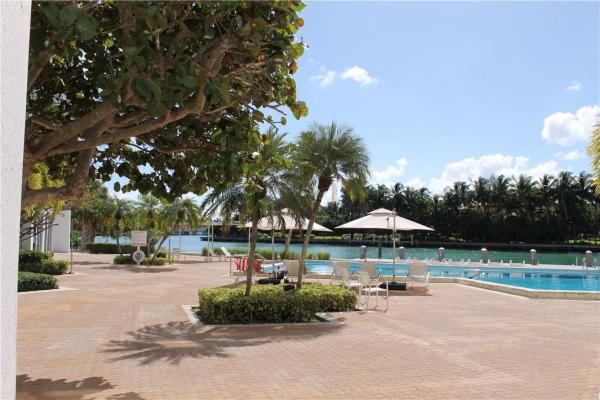 Blair House, 9102 W Bay Harbor Dr #5 B, Bay Harbor Islands, Florida 33154, image 3
