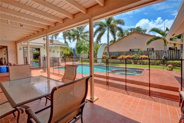 Jacaranda Lakes, 9900 NW 11th St, Plantation, Florida 33322, image 1