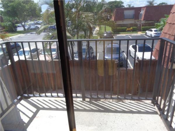 Waterford Courtyards South, 2426 SW 15th St, Deerfield Beach, Florida 33442, image 1