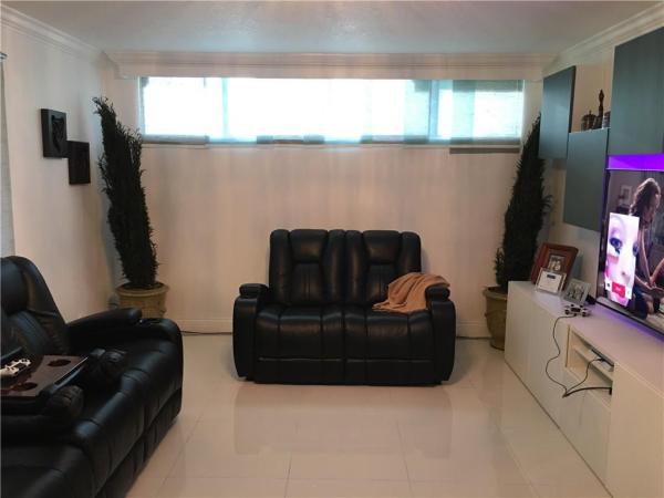 Banyan Lake, 23024 Oxford Pl #D, Boca Raton, Florida 33433, image 2