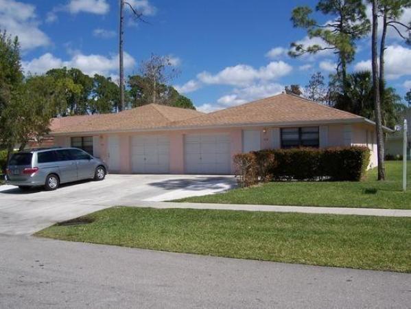 Sugar Pond Manor, 1130 Hyacinth Pl, Wellington, Florida 33414, image 2