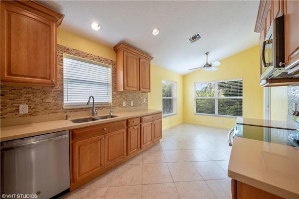 Palladium Twin Lakes, 3906 N Palladium Lake Dr, Boynton Beach, Florida 33436, image 3