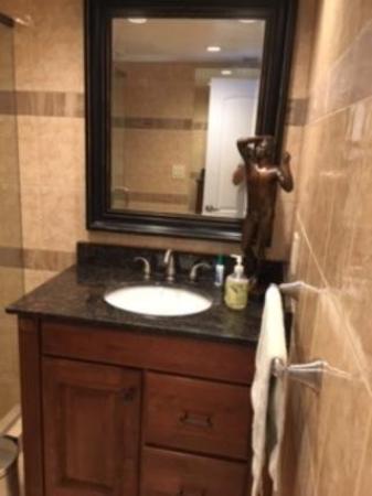Highland Estates, 2702 NE 9th Ave #1-2, Wilton Manors, Florida 33334, image 2